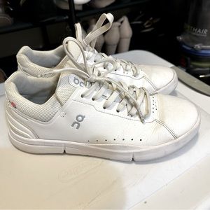 Women’s ON The Roger Advantage Sneaker
